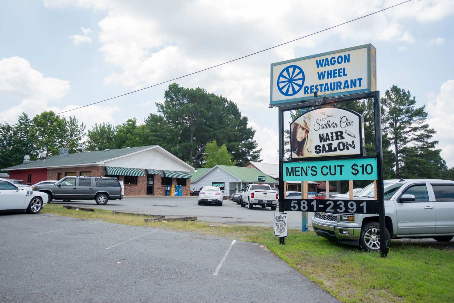 Around Arkansas Wagon Wheel Restaurant in Greenbrier Rock City Eats